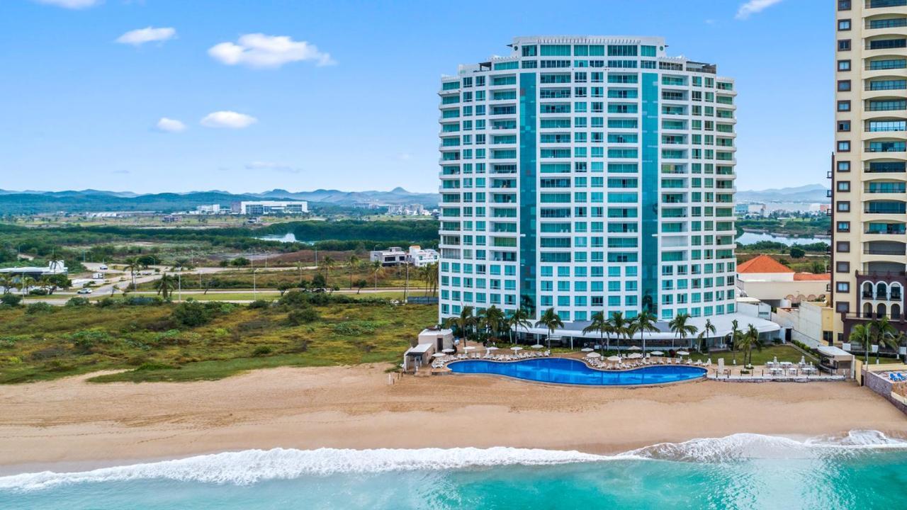 Park Royal Beach Mazatlan Hotel Exterior photo