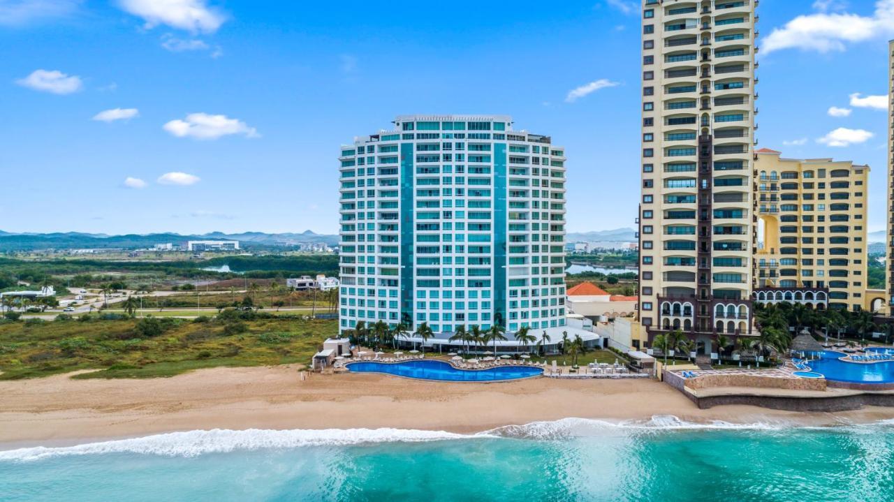 Park Royal Beach Mazatlan Hotel Exterior photo